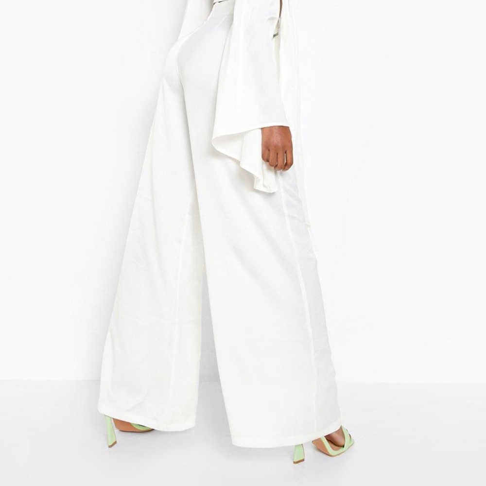 Boo-boo white pants